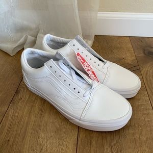 NWT ALL LEATHER WHITE OLD SKOOLS